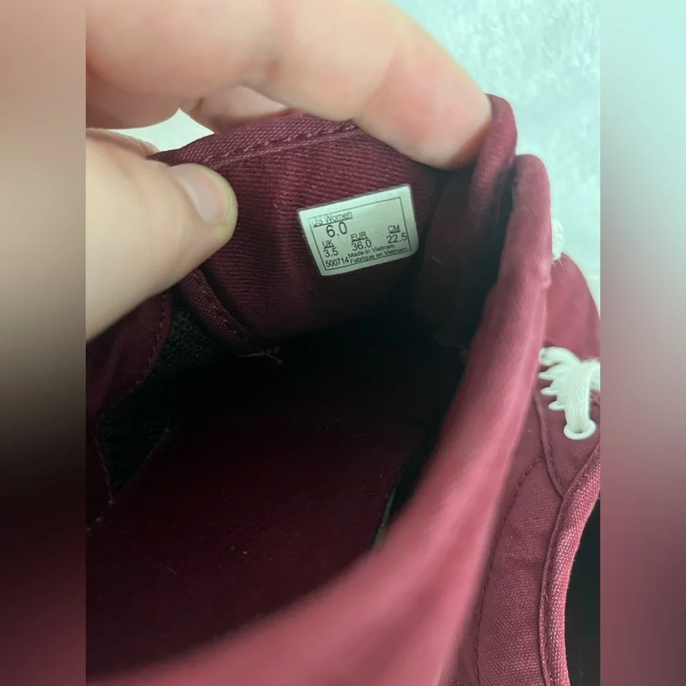 VANS Atwood Womens Size 6 Maroon Red Low Top Canvas Lace Up Sneakers Shoes